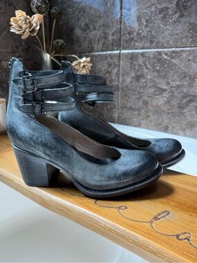 NWOT Freebird Randi Black Leather Triple Buckle Heels Sz 7 Artisan Boho Shoes